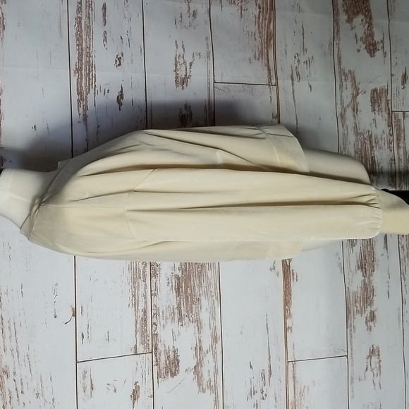 Zara Relaxed Cropped Top - Picture 10 of 13